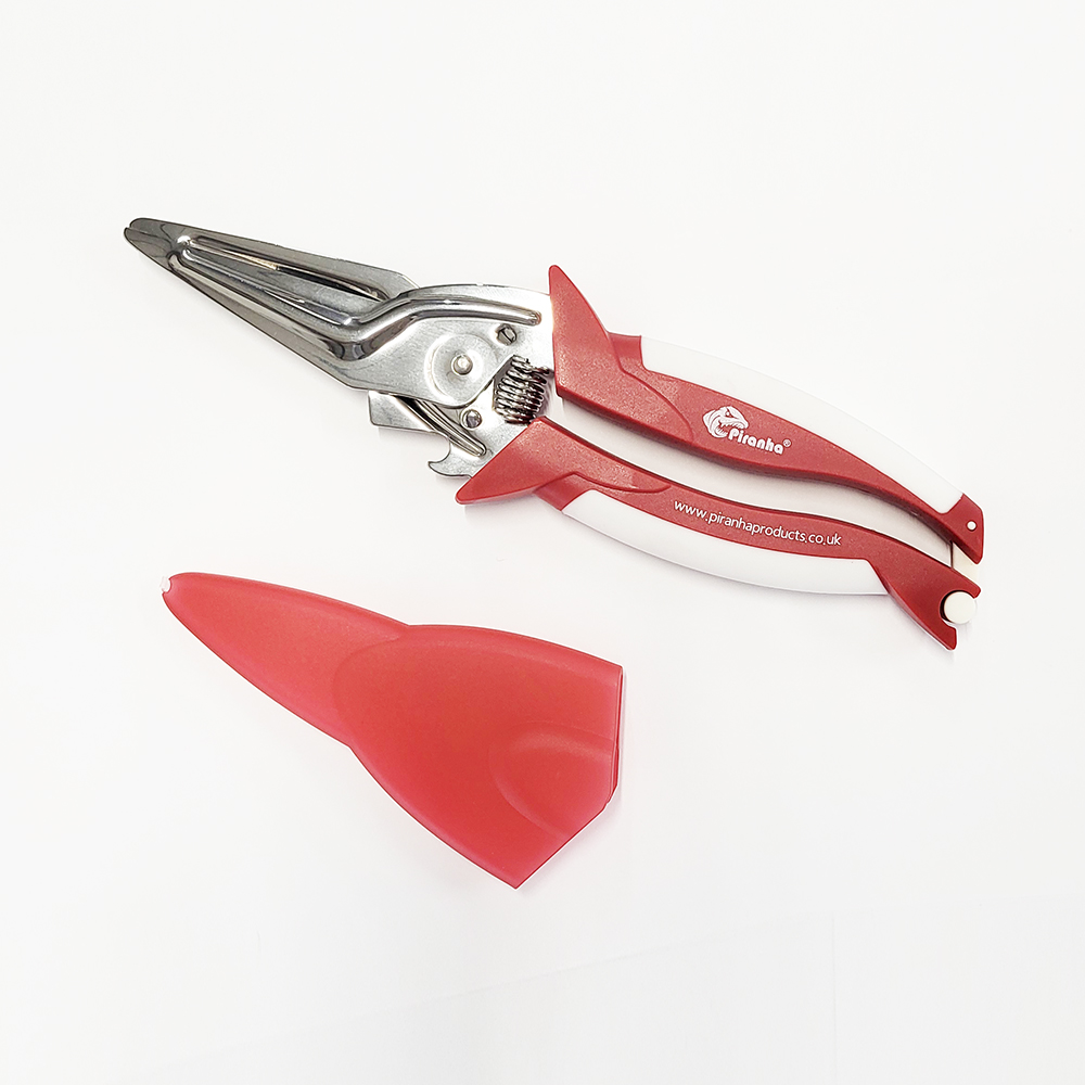 Piranha ProCut Scissors Red blades closed 1000px