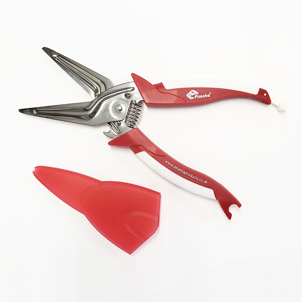 Piranha ProCut Scissors Red blades open 1000px